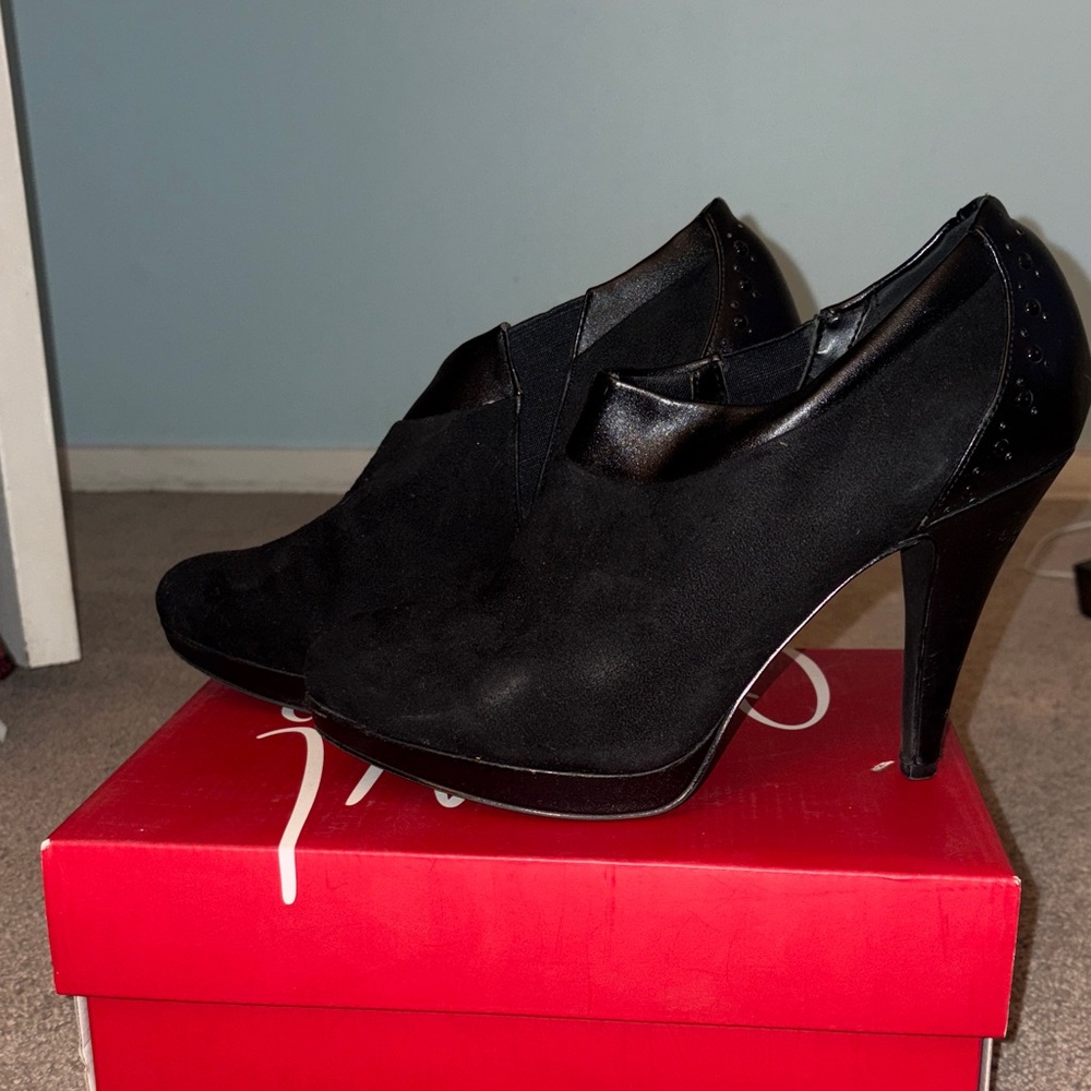 Impo Black Suede and Leather Heeled Shoes